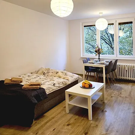 Majka Byvanie V Najkrajsej Casti Bratislavy Lägenhet *